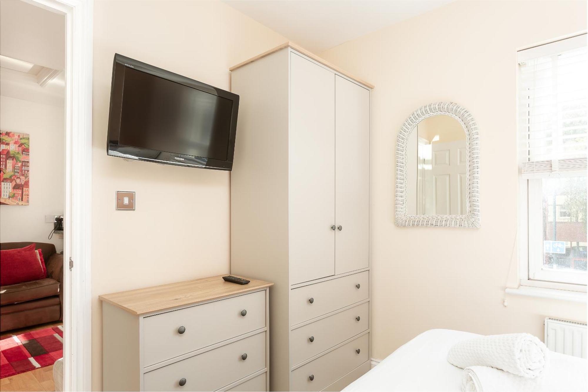 Bath Breaks Apartments Room photo