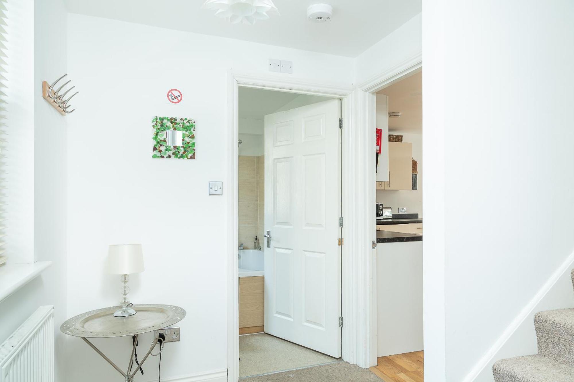Bath Breaks Apartments Room photo